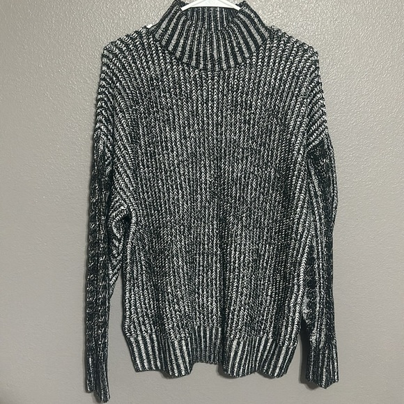 Rock & Republic brand size Large Women’s Sweater - Picture 15 of 15
